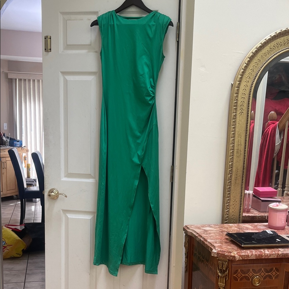 Elegant Sleeveless Green Wedding Dress